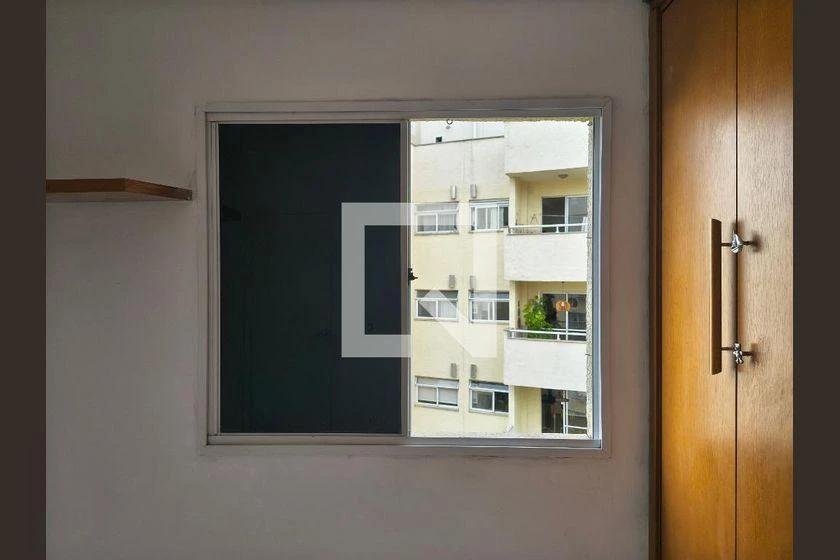 2-bedroom apartment in a building with a gym — photo 11