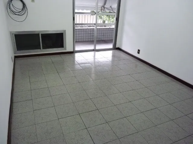 Unfurnished 2-bedroom apartment with 70 m²