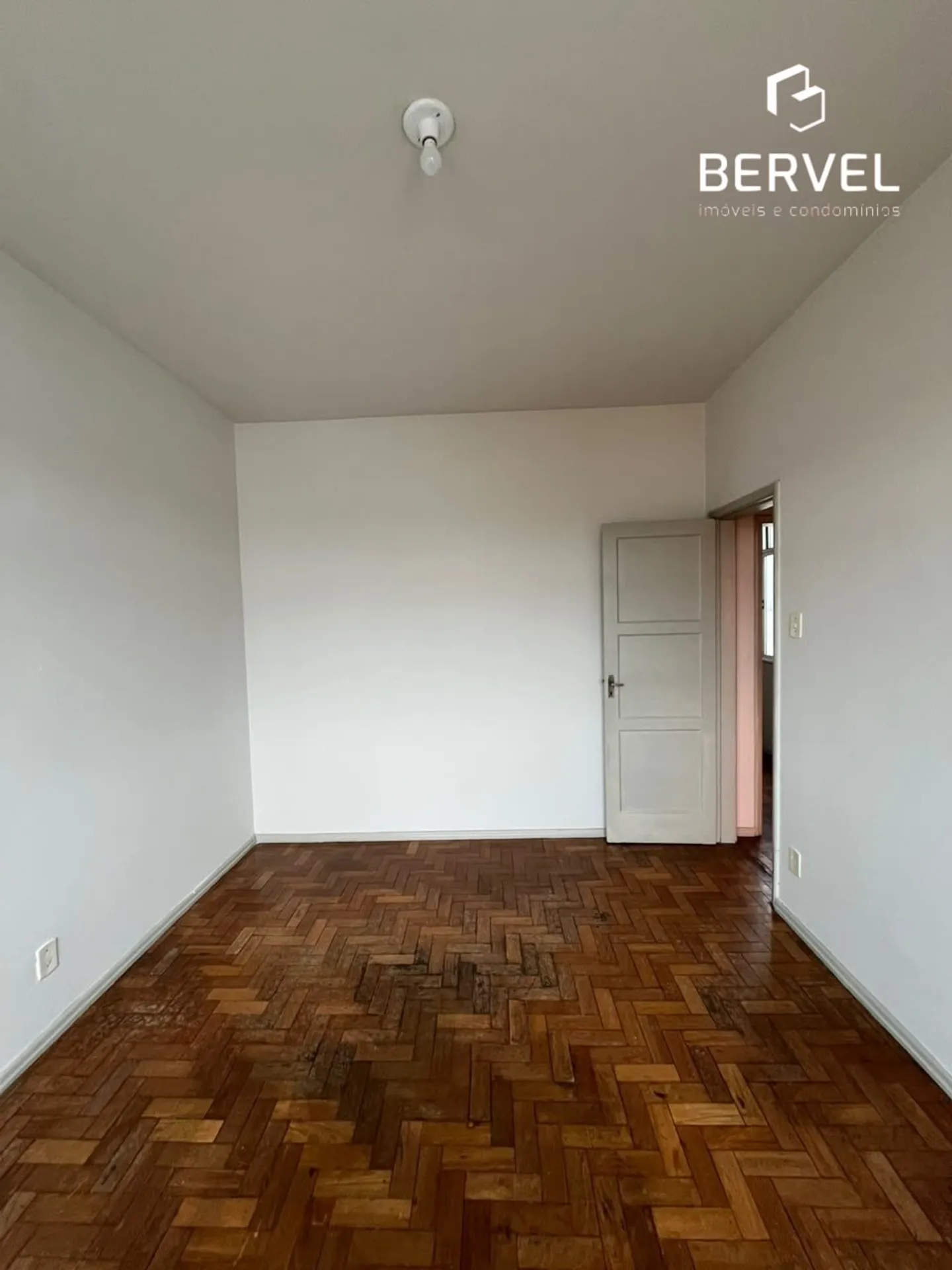 Apartamento com piso de madeira ou laminado, Sampaio — photo 8