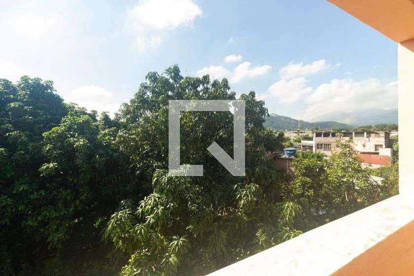 2-bedroom apartment with separate kitchen and balcony — photo 2