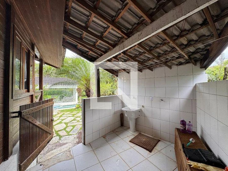 1000 m² house with a washing machine and a bathtub — photo 22
