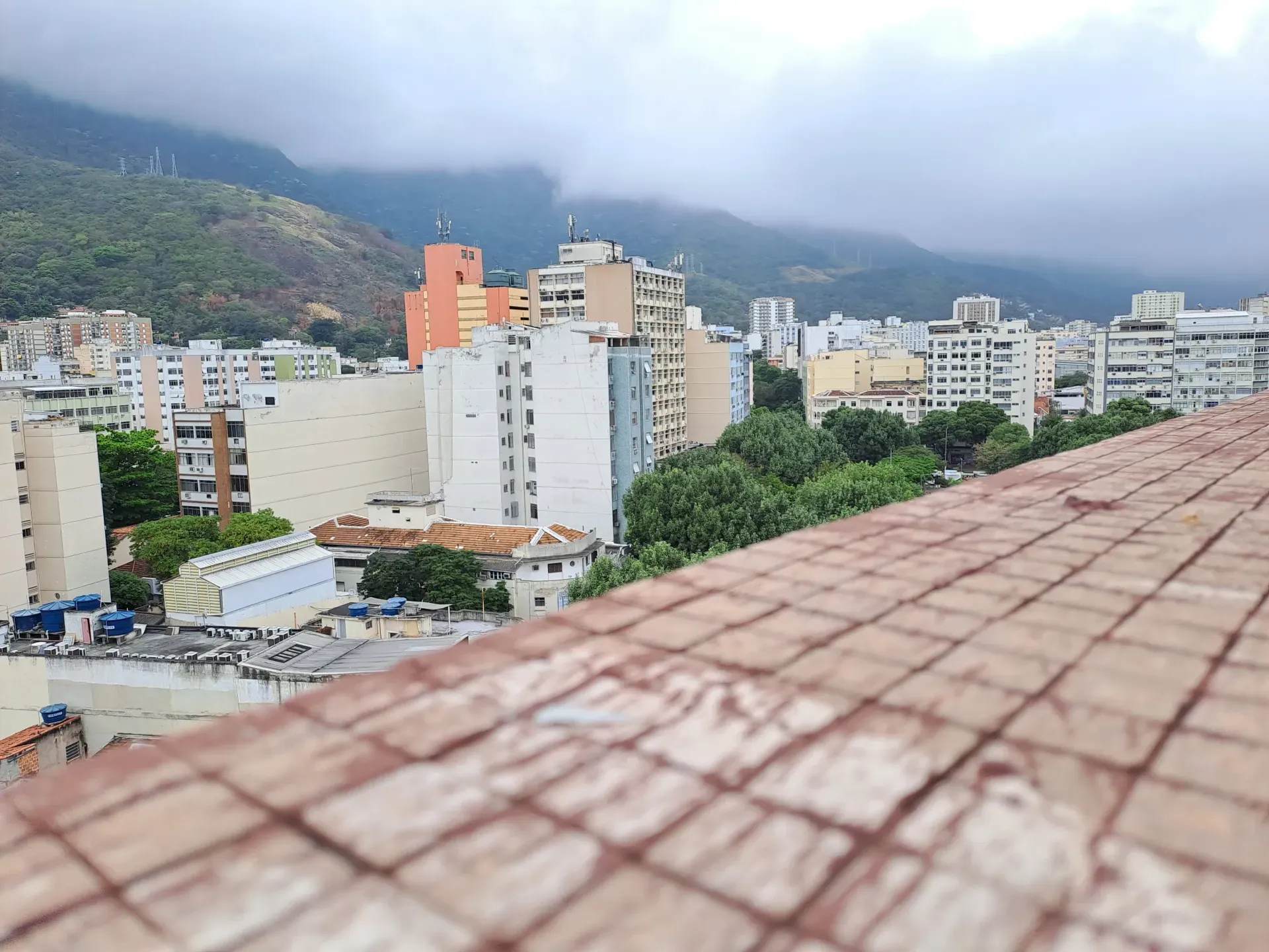 Unfurnished apartment with 300 m² on the 11th floor — photo 10