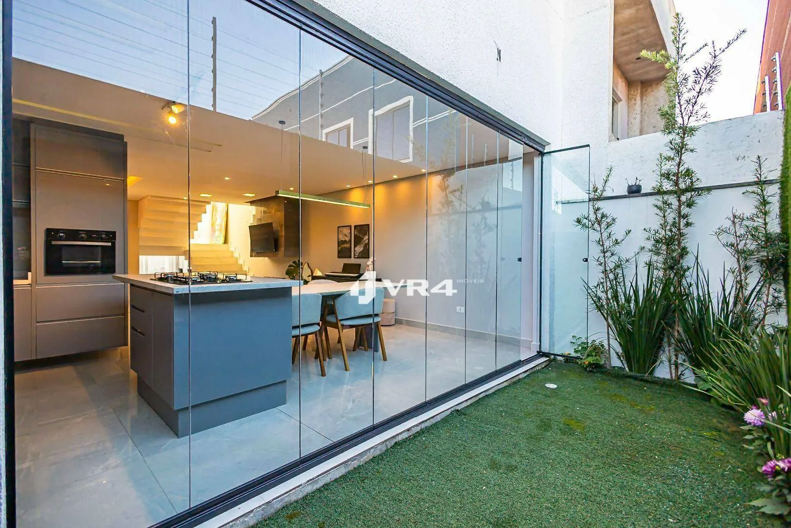 Furnished house with 3 bedrooms and an open kitchen — photo 14