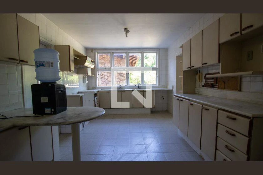 Unfurnished house with 3 bedrooms and 5 baths, 1500 m² — photo 32