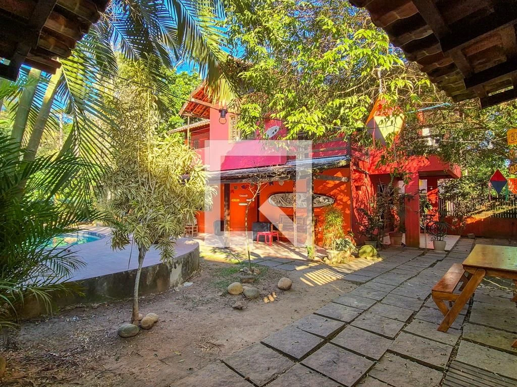 House, 398 m², with a private BBQ
