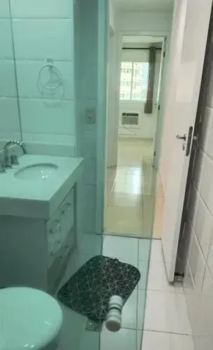 Apartamento com 2 quartos, 2 banheiros e varanda