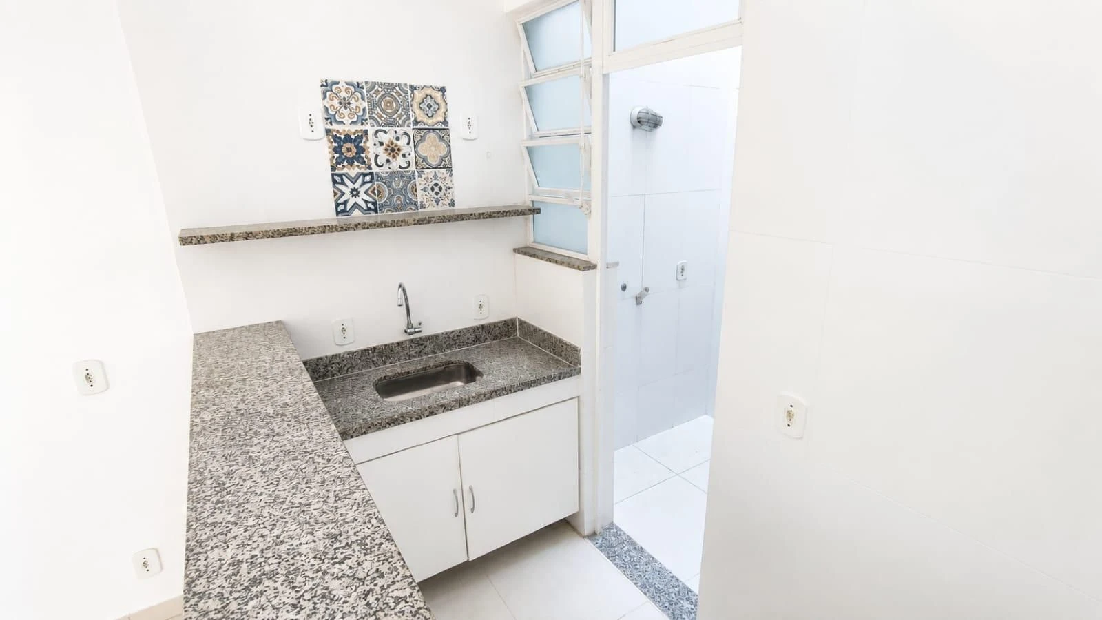 Studio con cocina en plano abierto y 1 baño — photo 12
