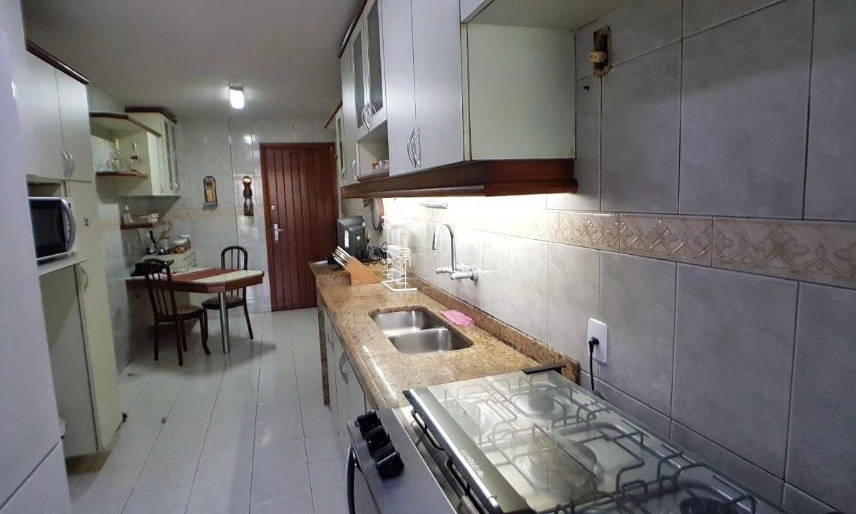 Furnished 201 m² apartment with 4 bedrooms and 3 parking — photo 17