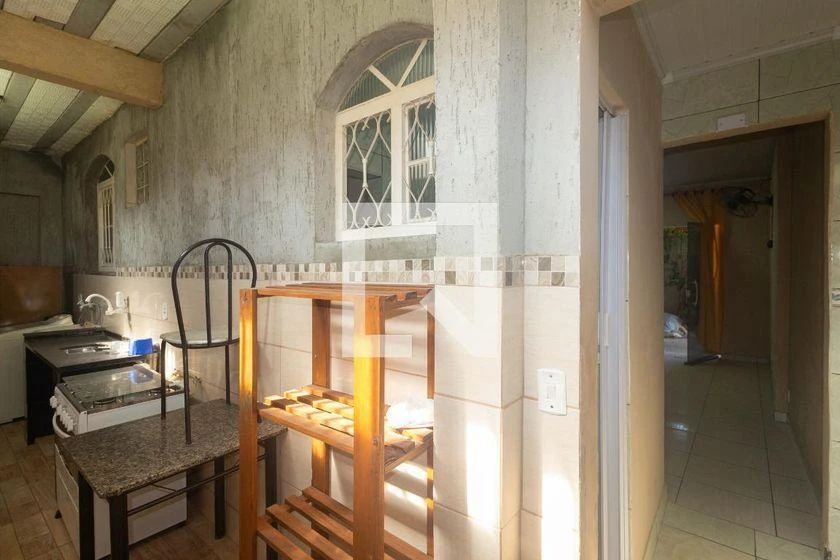 Kitnet con cocina compacta y fogón a gas — photo 8