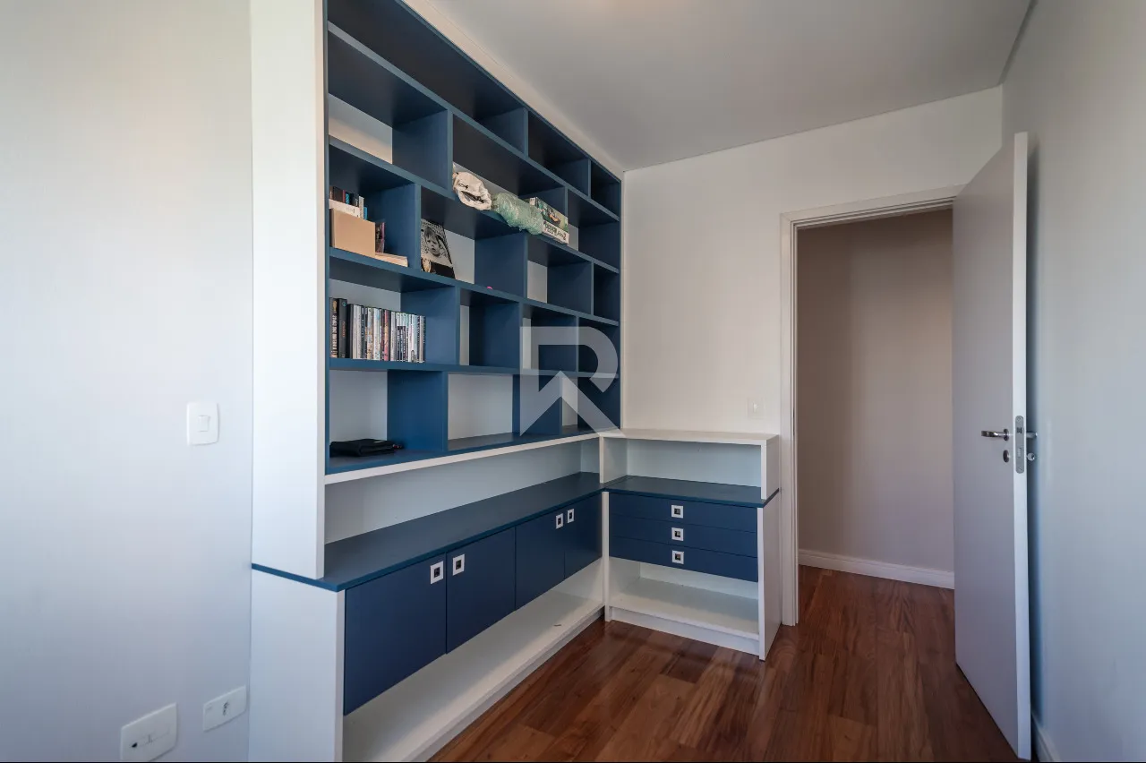 Apartamento de 231 m² com 4 quartos e 5 banheiros — photo 17