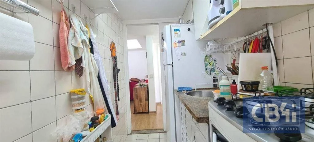 2-bedroom apartment in a building with a pool — photo 8