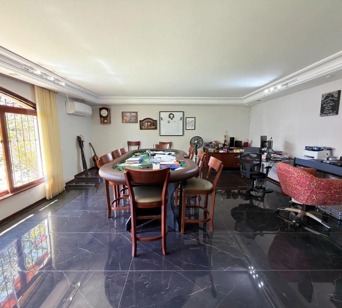 4-bedroom house with a bathtub in Curitiba — photo 15