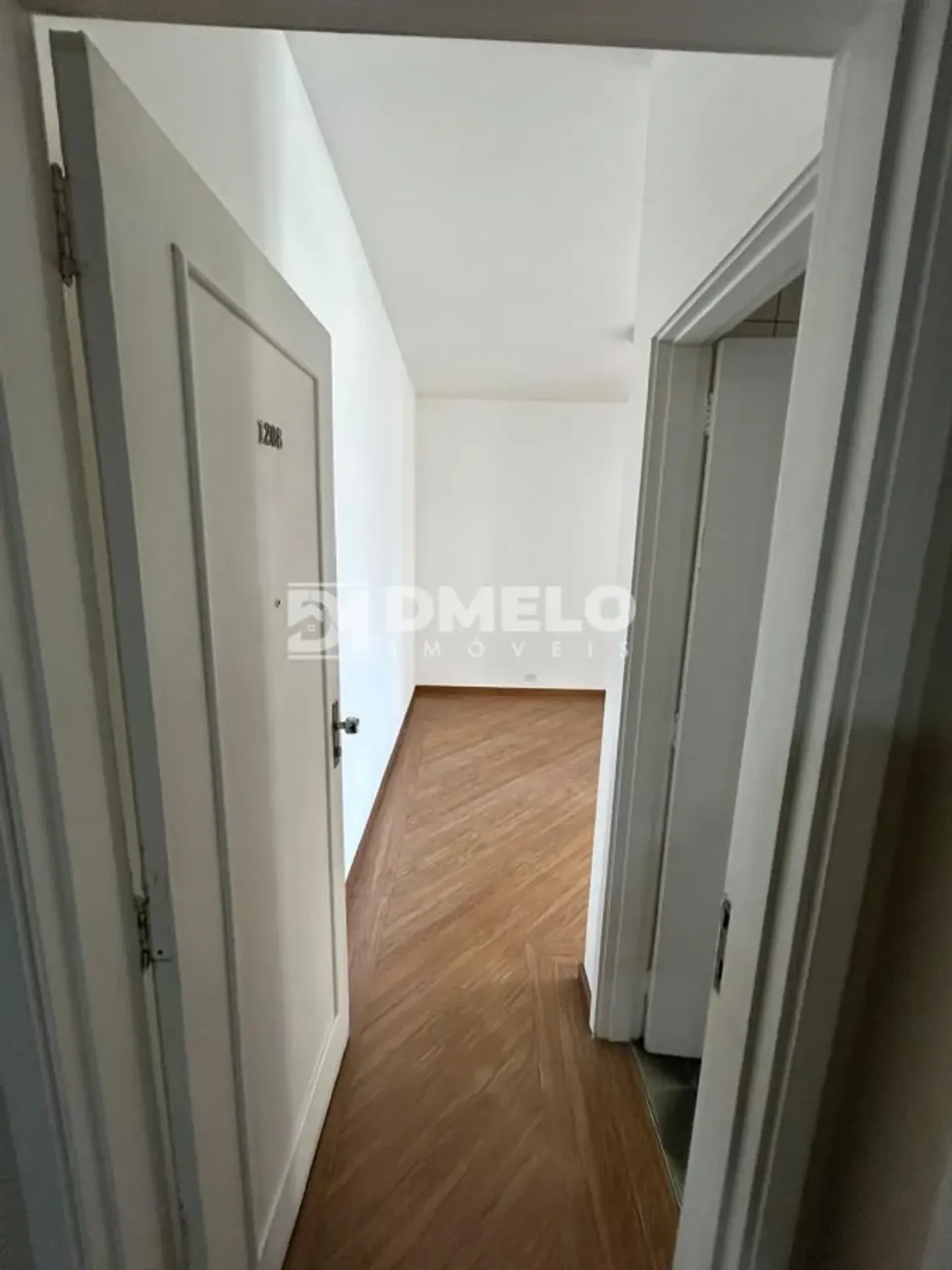 Apartment, 83 m², with wood or laminate floors — photo 23