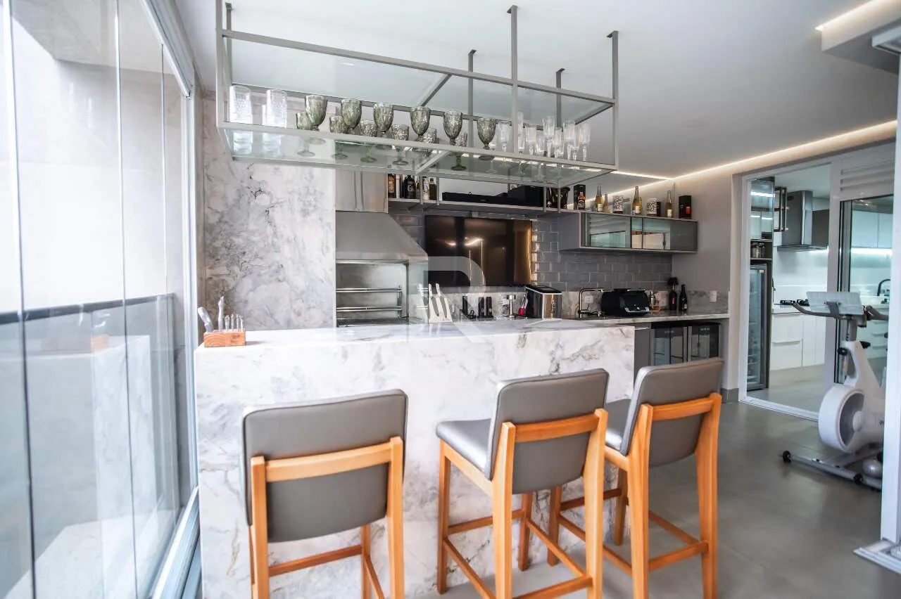 Furnished apartment with 4 en-suite bedrooms and 255 m² — photo 9