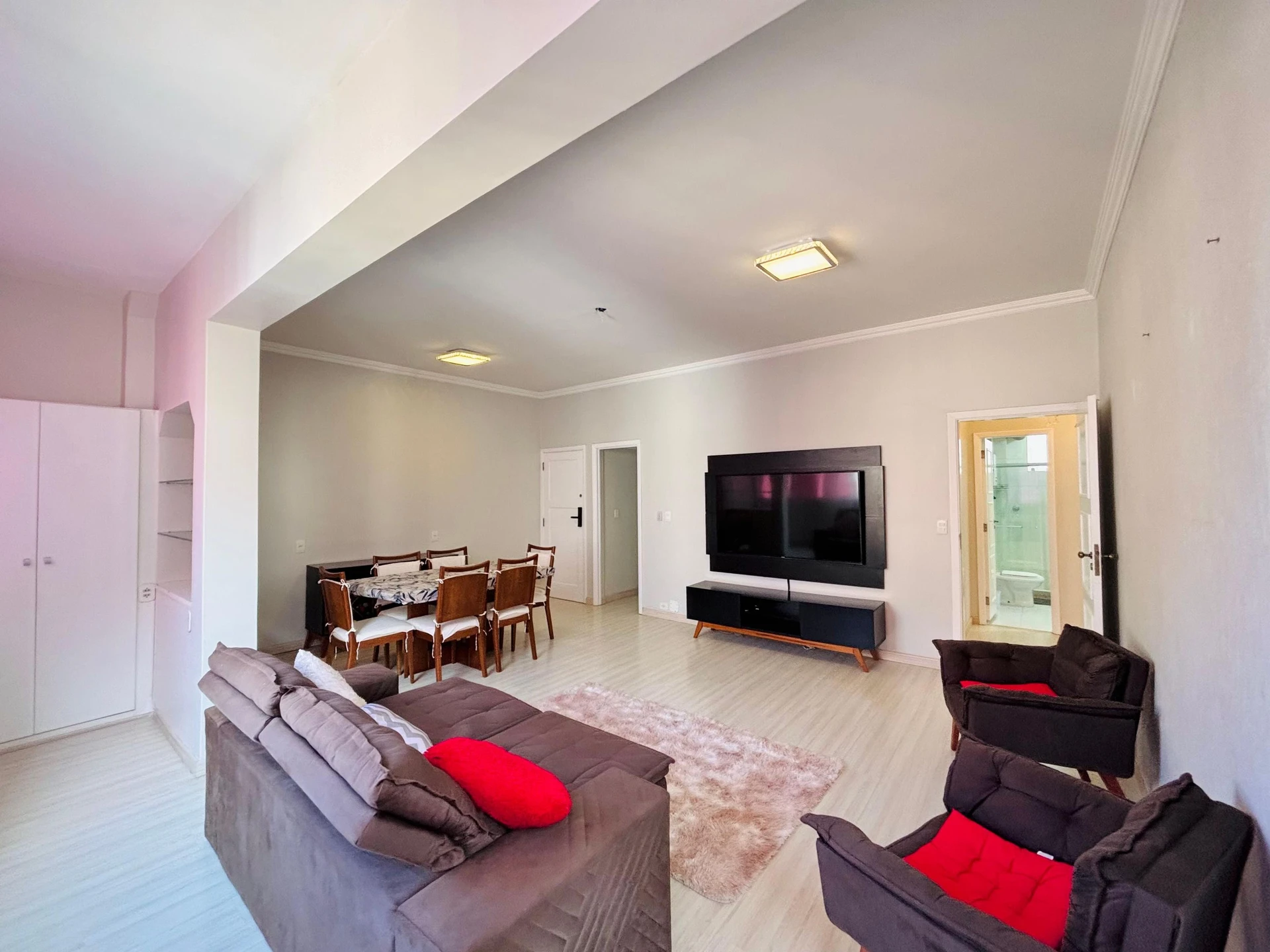 Mountain view in a 3-bedroom apartment, 120 m² — photo 8