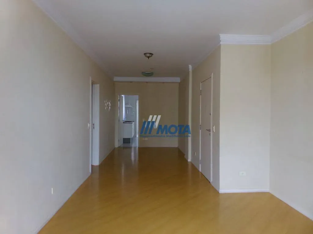 3-bedroom apartment with a bathtub — photo 32