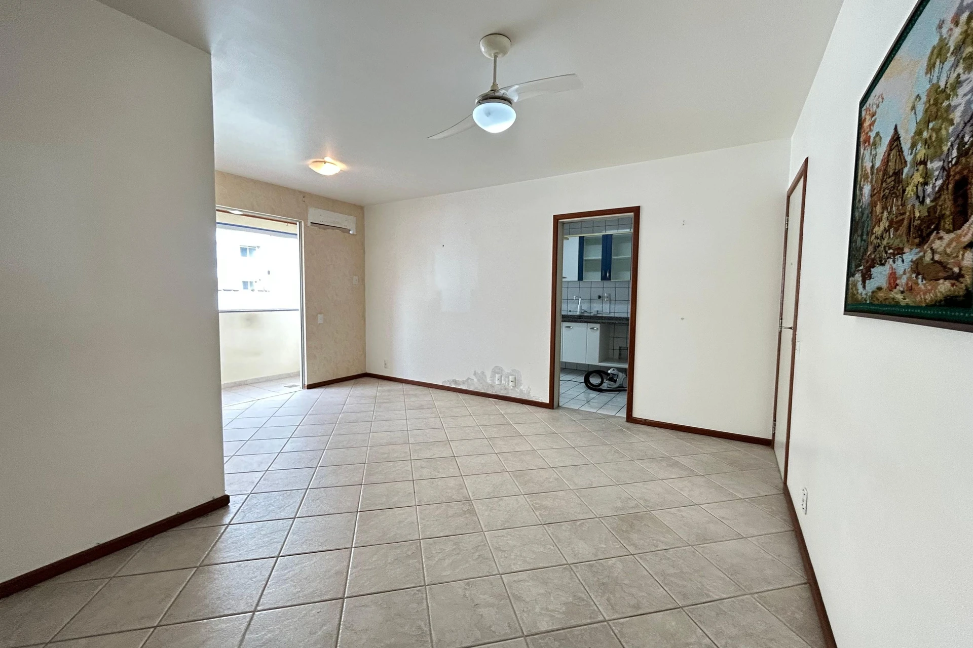 3-bedroom apartment in a building with a gym — photo 5