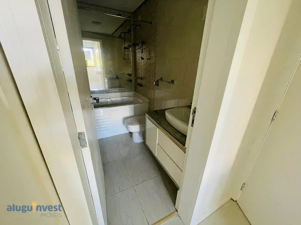 2-bedroom apartment with a washing machine in Florianópolis — photo 12