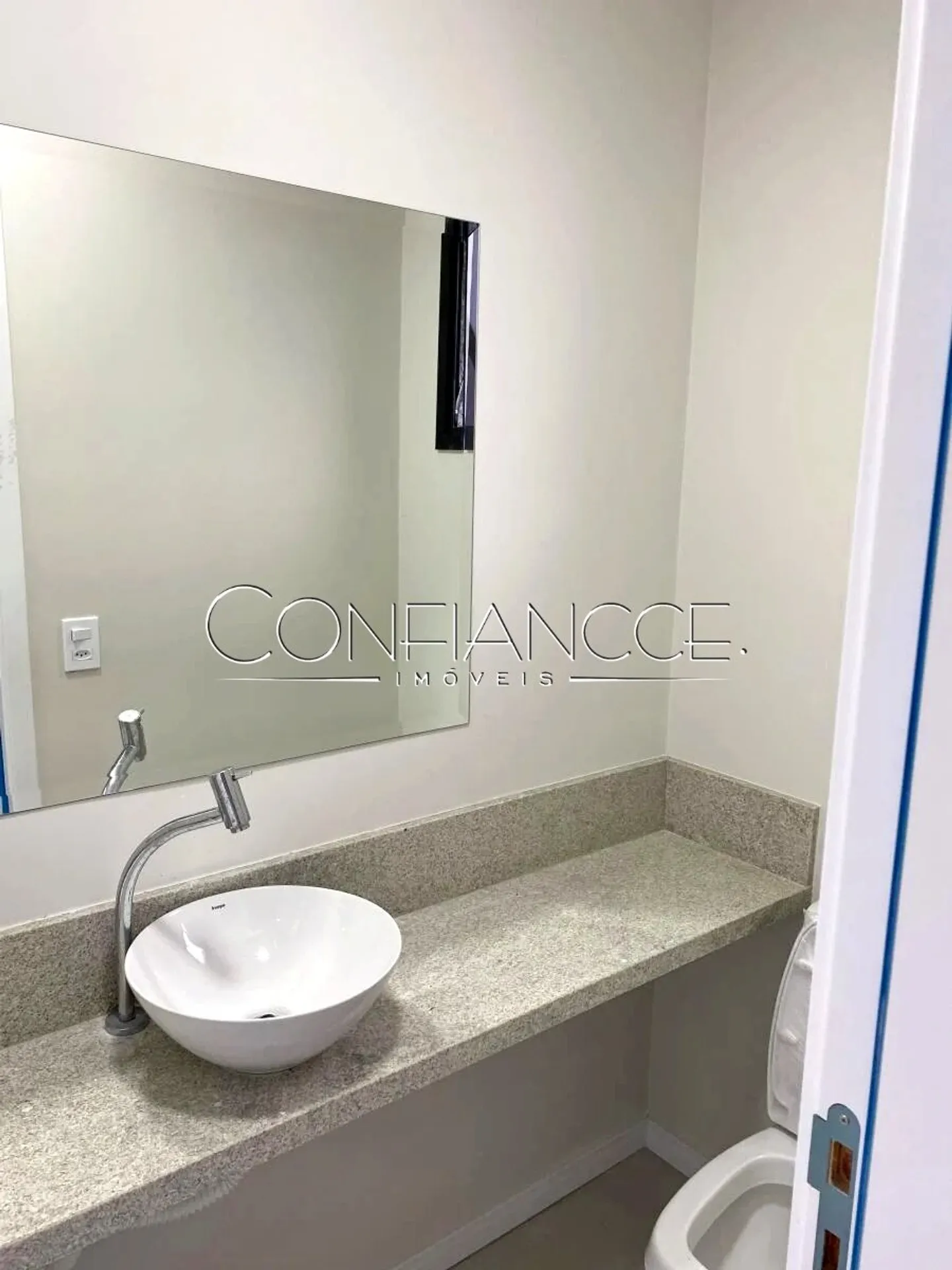 Sobrado em condomínio com 3 suítes e 5 banheiros — photo 15