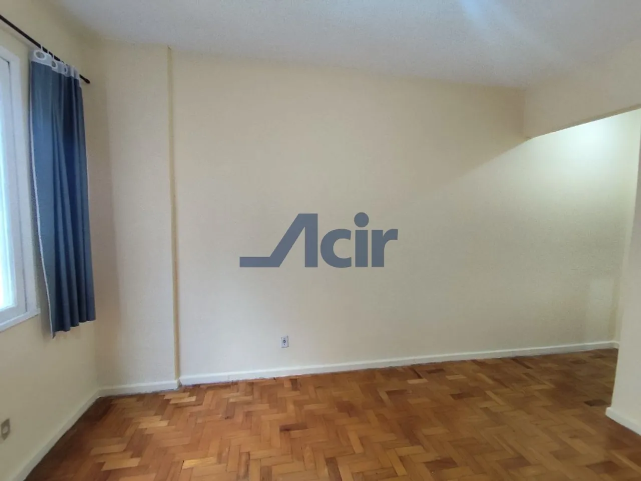 1-bedroom 1-bath apartment with a kitchenette corner — photo 13
