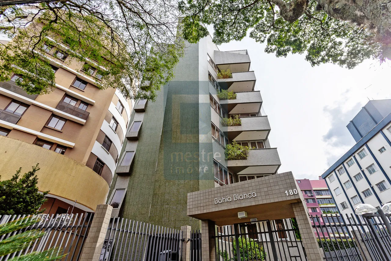 Apartamento mobiliado com 3 dormitórios e 4 banheiros — photo 47