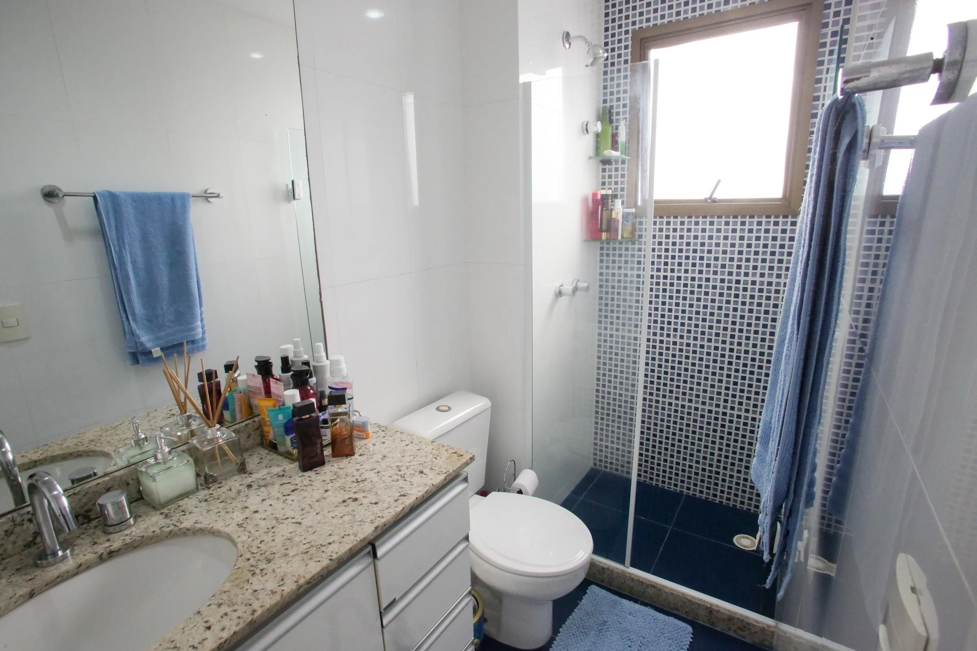 Apartamento mobiliado com 4 quartos e varanda — photo 49
