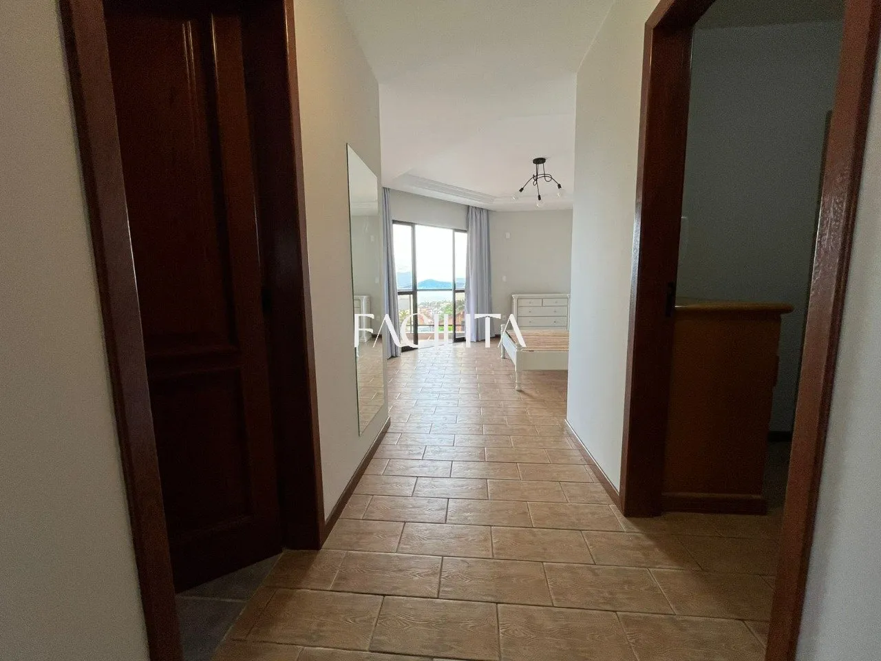 Furnished 456 m² house with 3 en-suite bedrooms and pool — photo 83