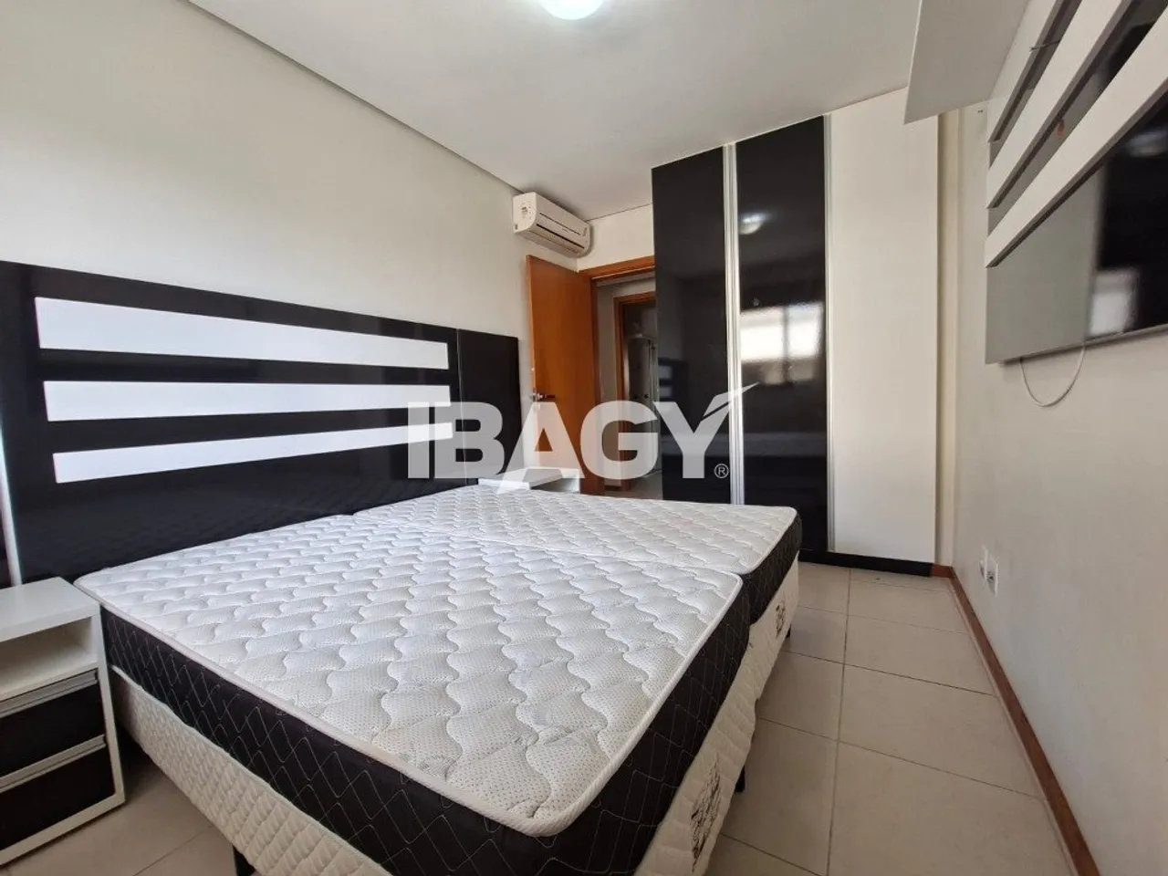 Furnished apartment, 100 m², with a grill on the balcony — photo 12