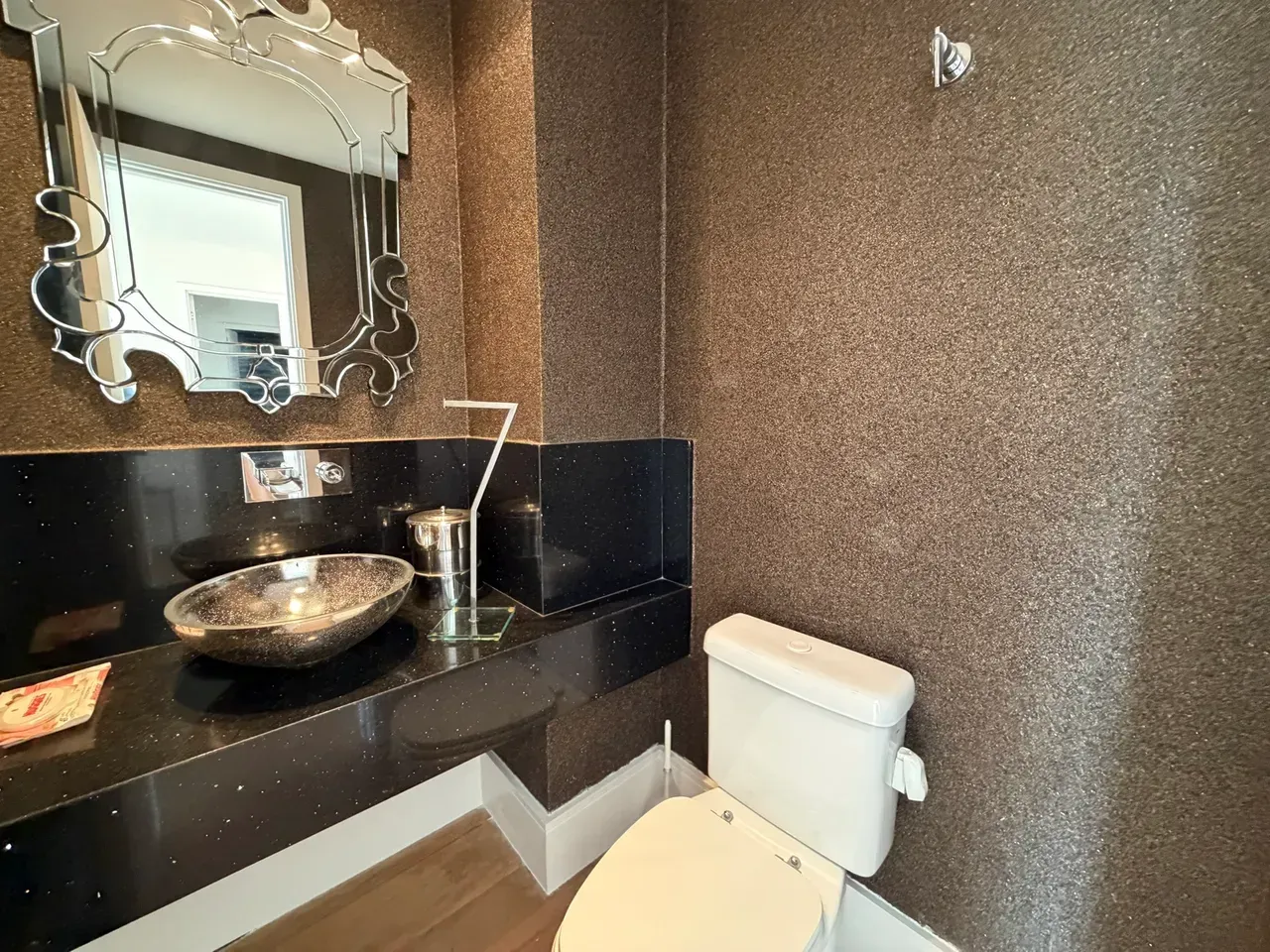 Furnished 3-bedroom apartment with open-plan kitchen — photo 18