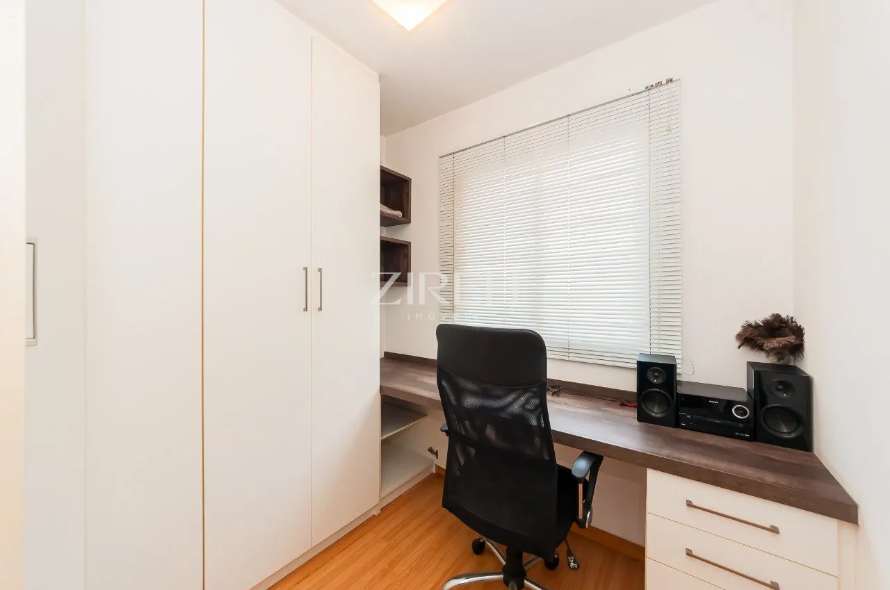Квартира 70 м² с застеклённым балконом и рабочим местом — photo 23