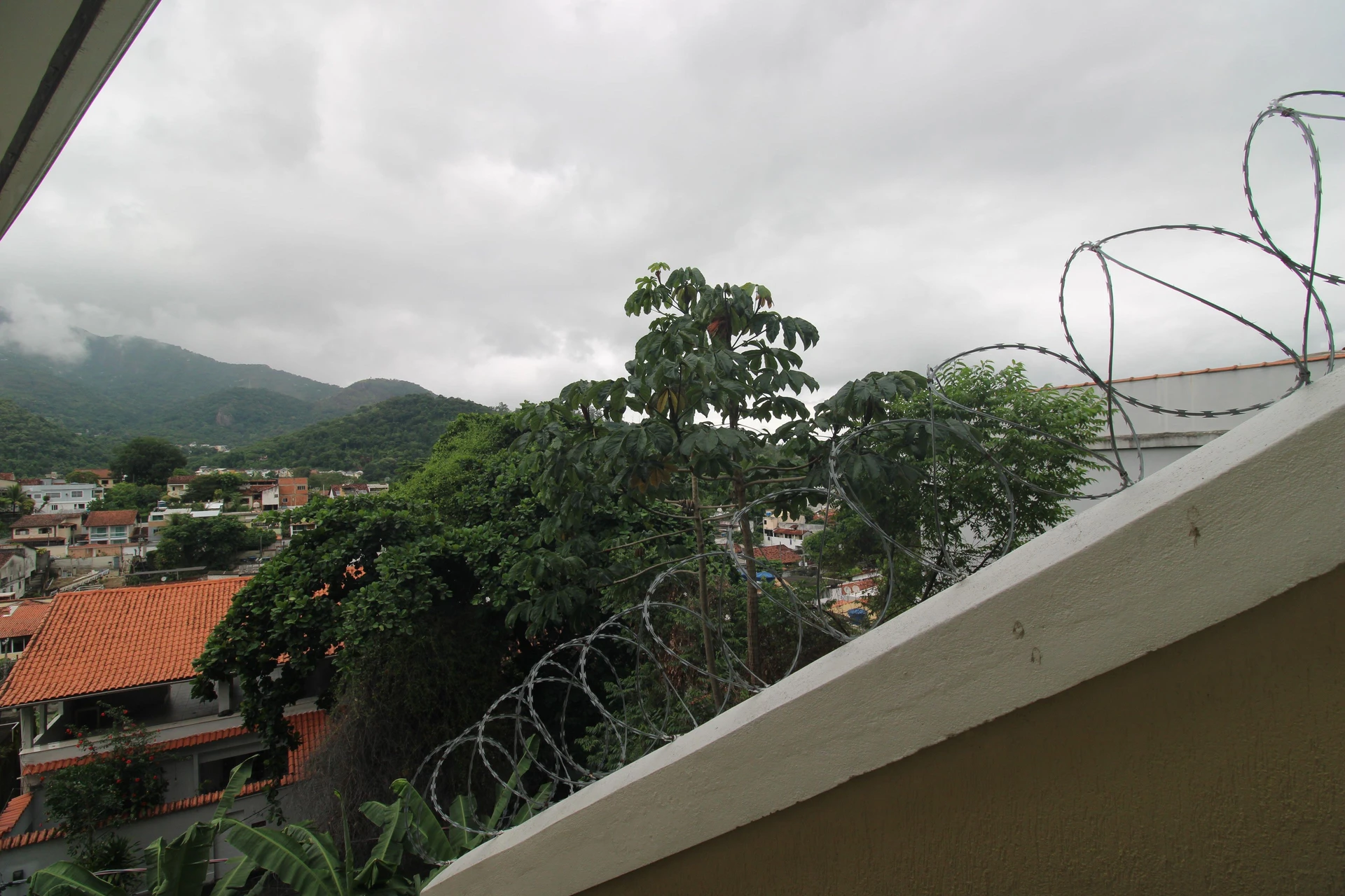 Casa mobiliada com 3 suítes e cozinha aberta com fogão a gás — photo 20