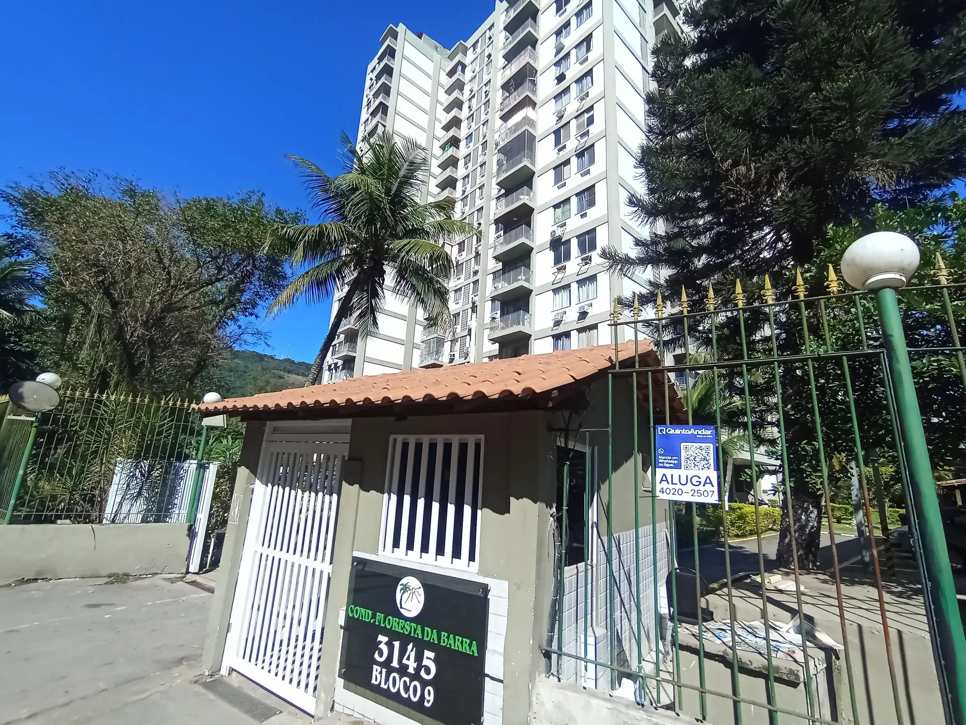 Furnished apartment with 2 bedrooms and a gas stove — photo 26