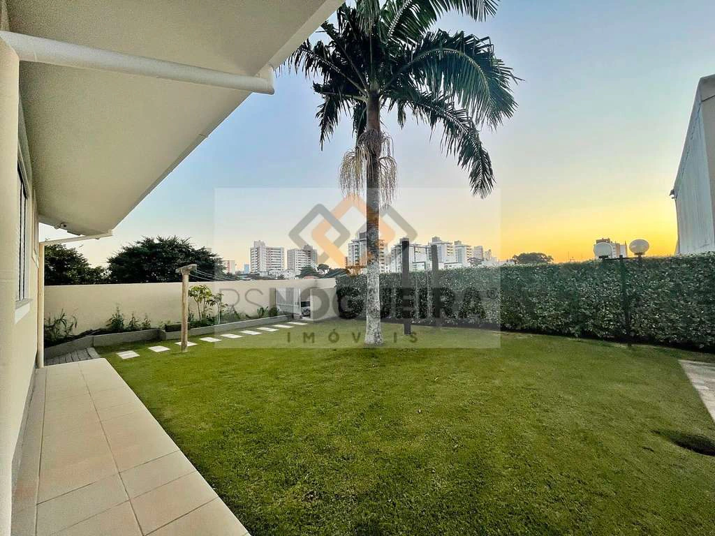 House of 600 m² with 4 bedrooms and 1 en-suite — photo 2