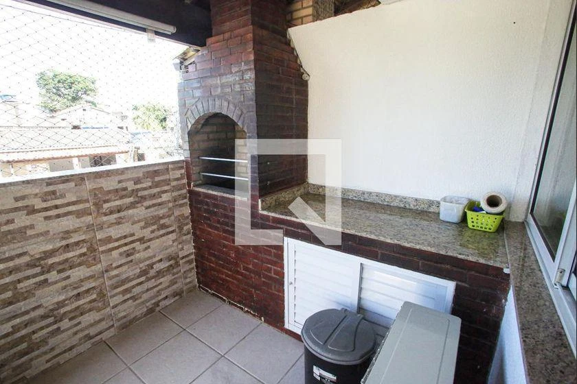 Balcony with a grill in a 3-bedroom apartment, 131 m² — photo 46