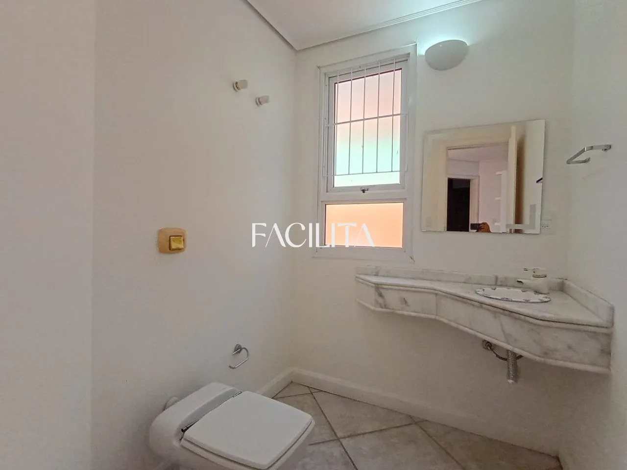 House with 4 en-suite rooms and 6 bathrooms, 301 m² — photo 62