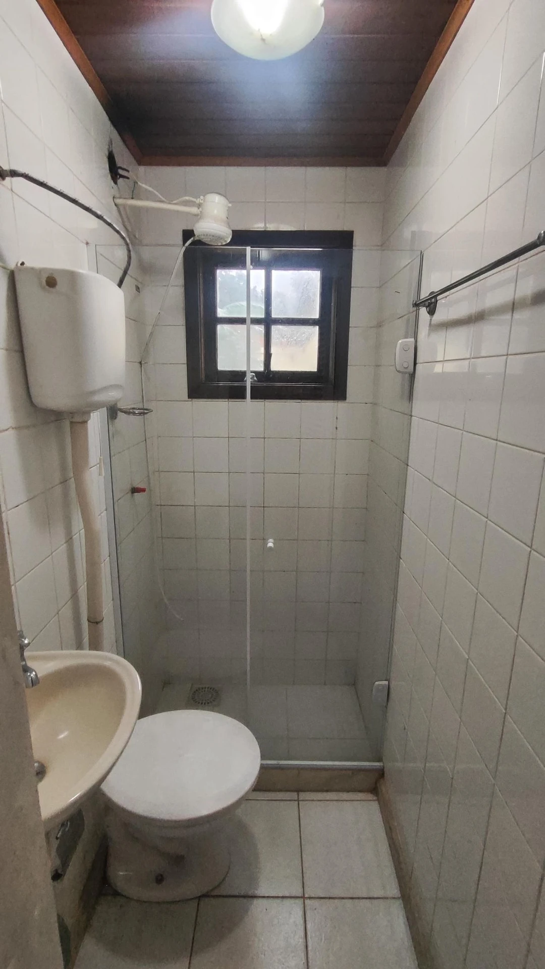 House with 3 bedrooms, 1 en-suite and 4 bathrooms — photo 13
