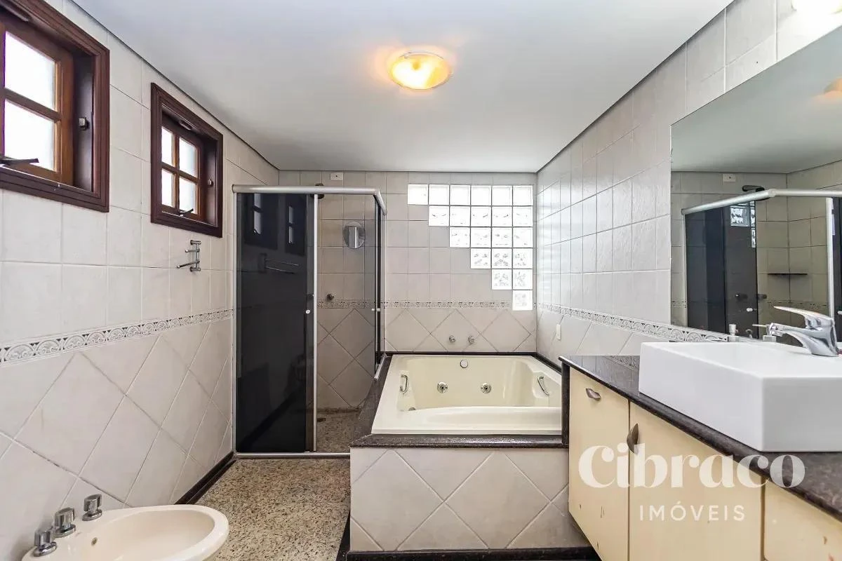Ванна та 4 спальні: будинок 327 м² — photo 37