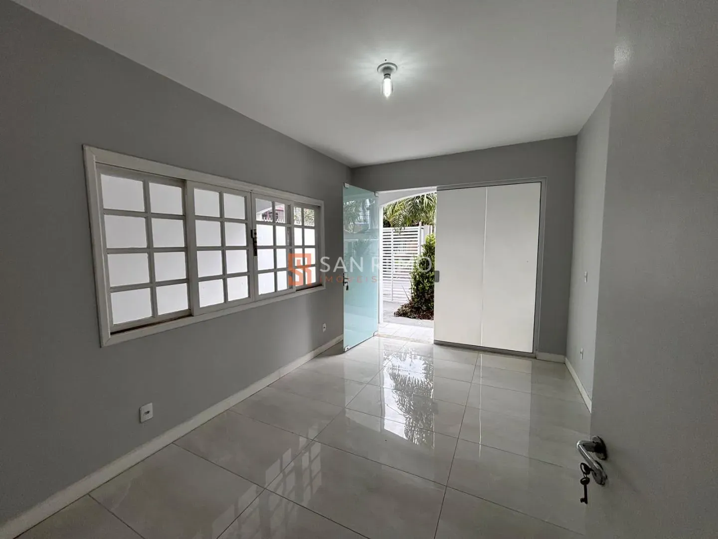 4-bedroom house with 1 en-suite and 4 bathrooms 171 m²
