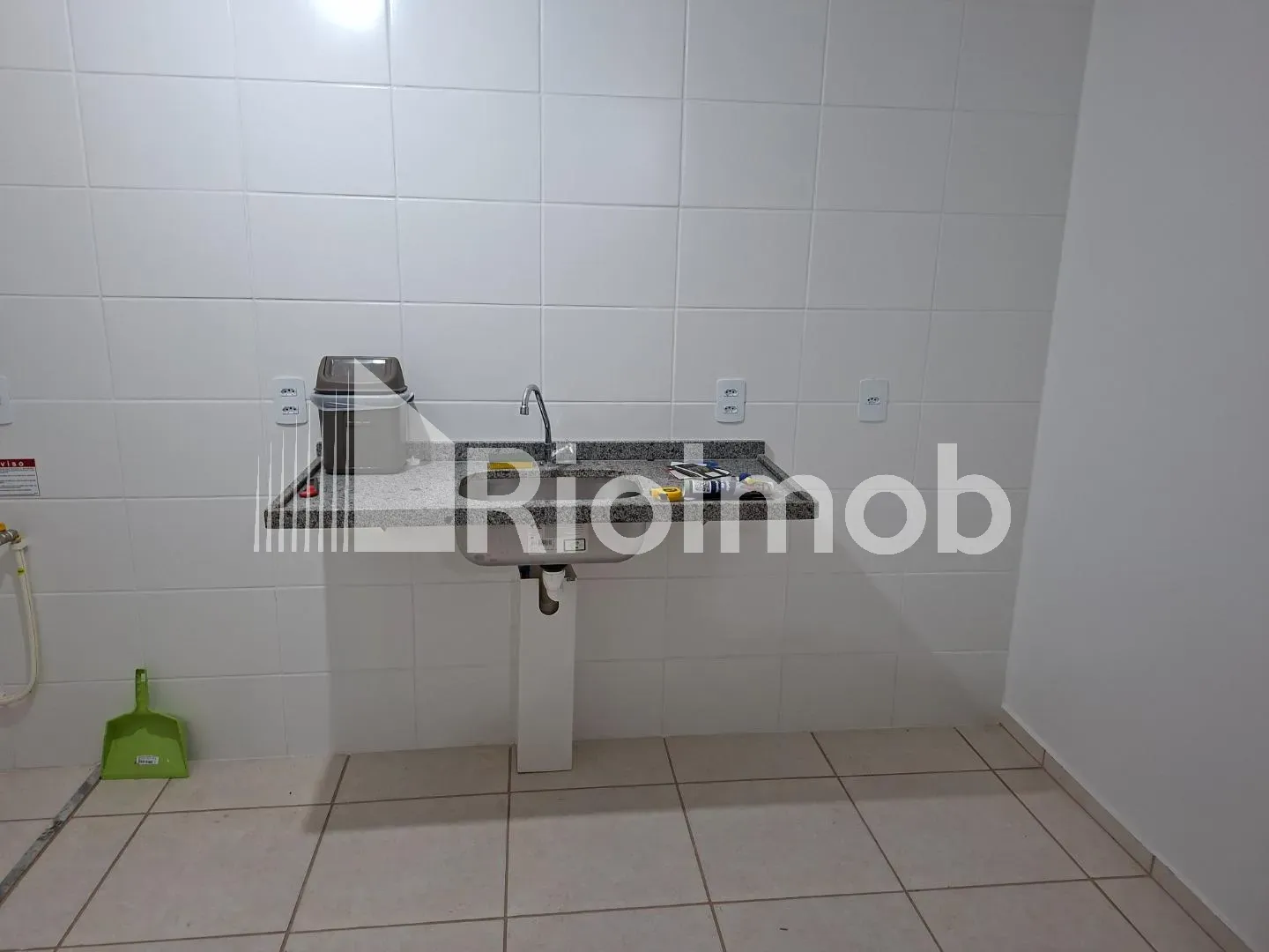 Apartamento de 2 quartos em condomínio com piscina — photo 17