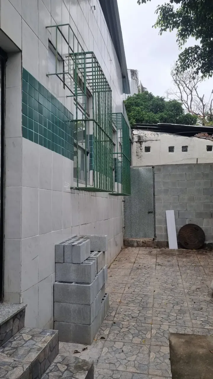 House with 3 bedrooms, air conditioning, and enclosed kitchen — photo 10