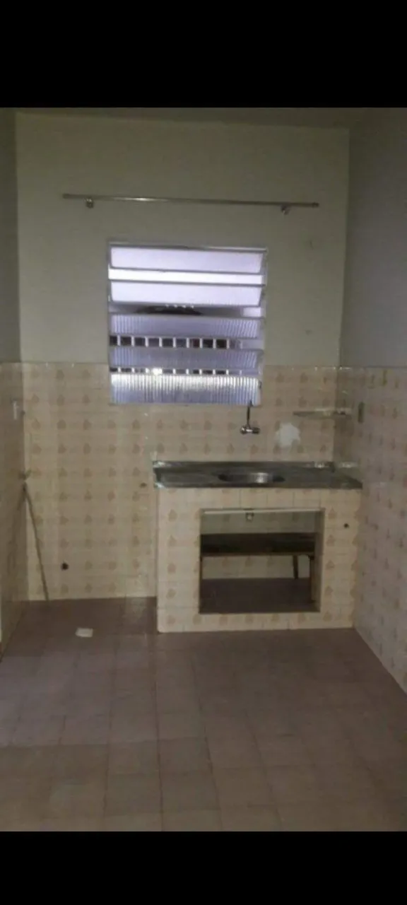 Casa com 1 quarto e 1 banheiro, sem vaga