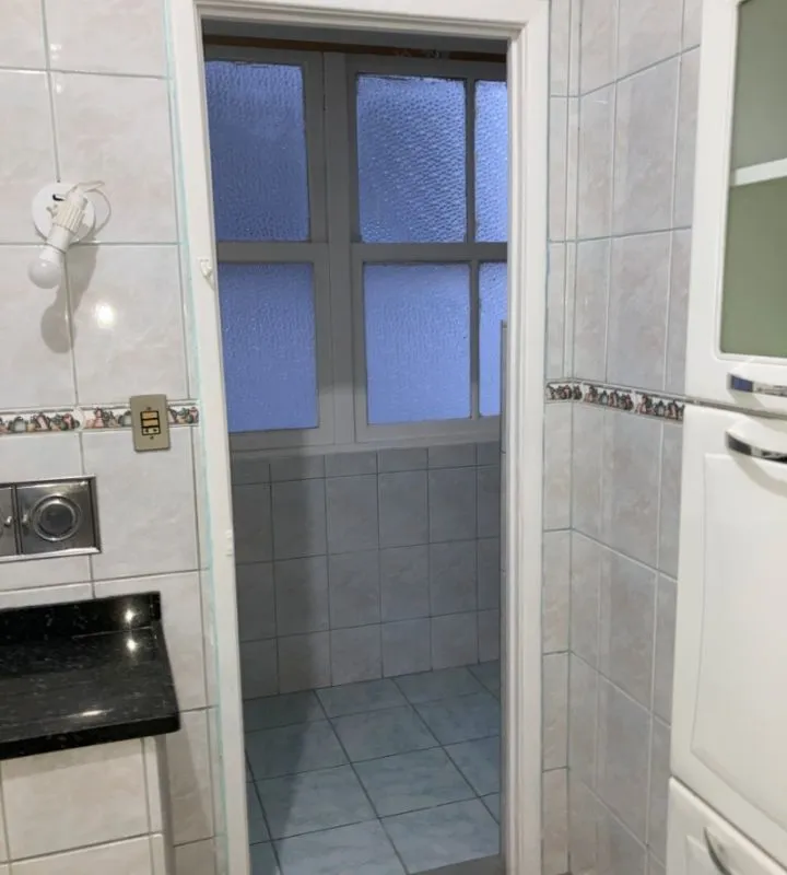 Bathtub in a 2-bedroom apartment, 80 m² — photo 2