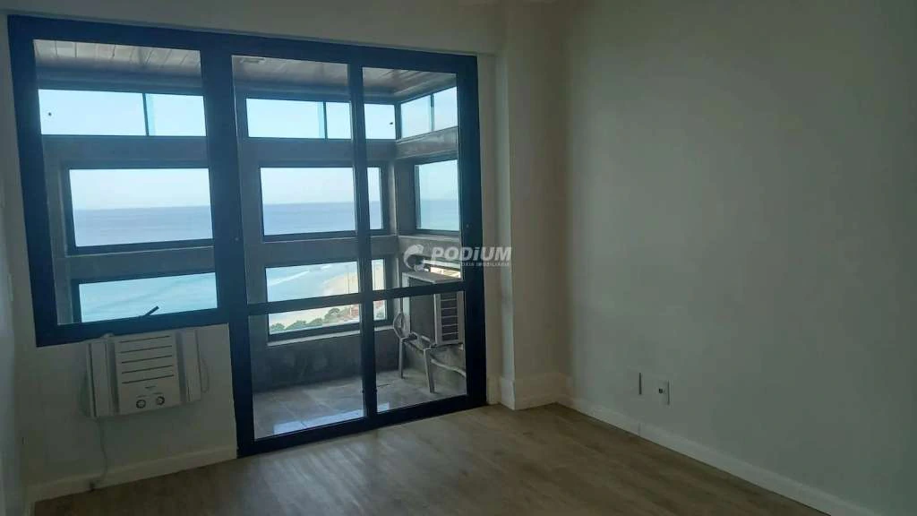 4-bedroom 315 m² apartment with separate kitchen — photo 27