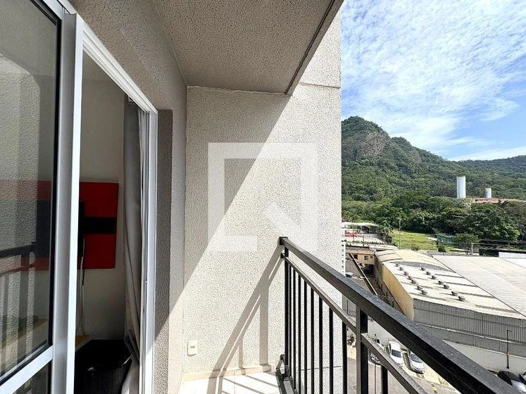 2-bedroom apartment in a building with a gym — photo 13