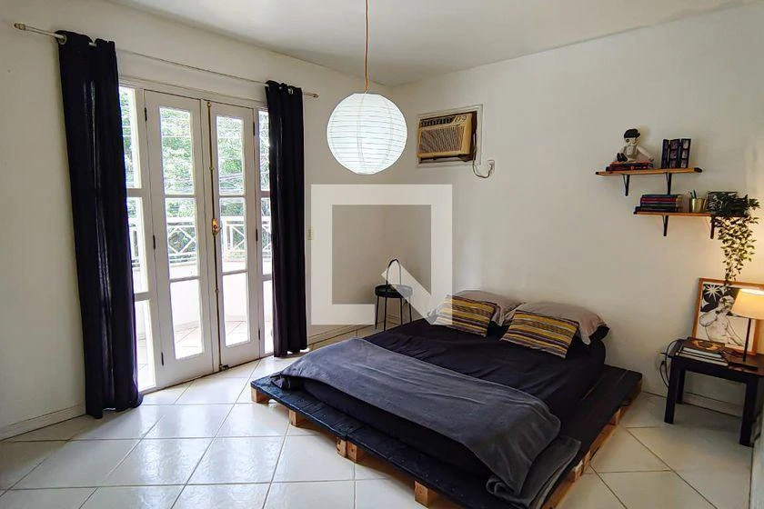Casa com 6 quartos e 300 m², vaga incluída — photo 2
