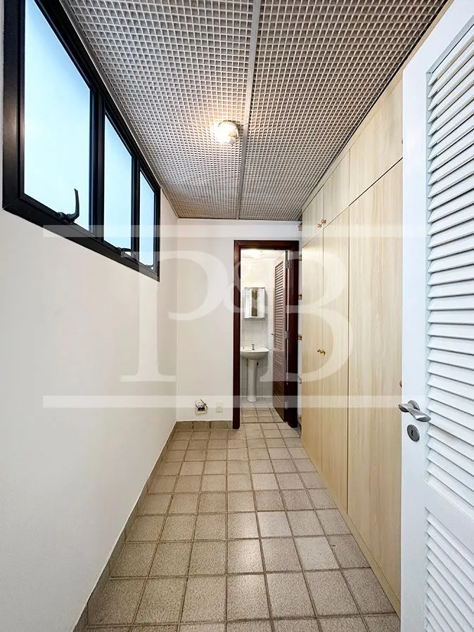 300 m² apartment with 4 bedrooms and 4 parking spots — photo 30