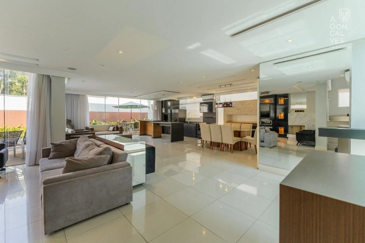 Furnished house with 3 en-suite bedrooms and balconies — photo 9
