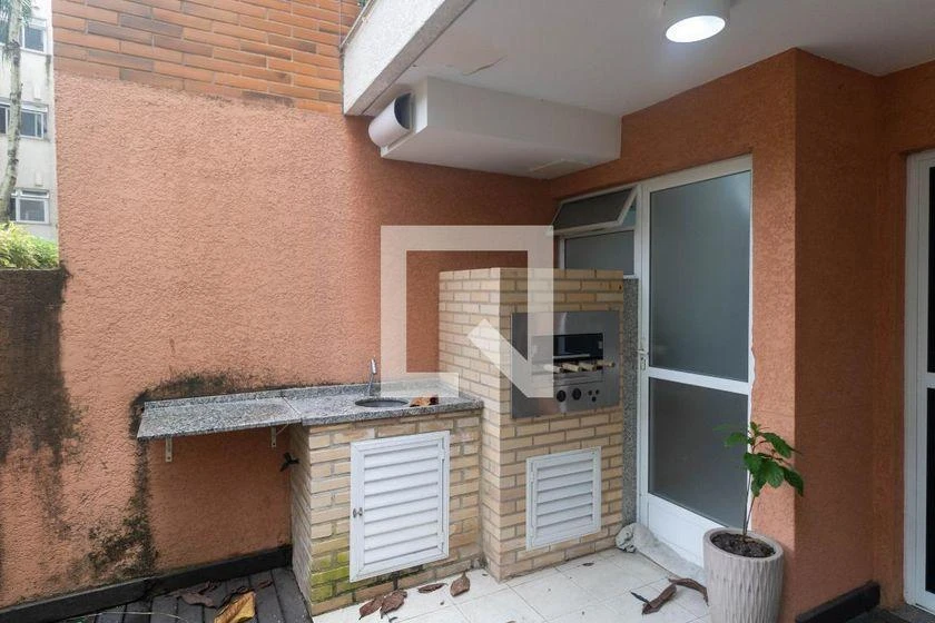 Балкон с грилем и 3 спальни: квартира 110 м² — photo 39
