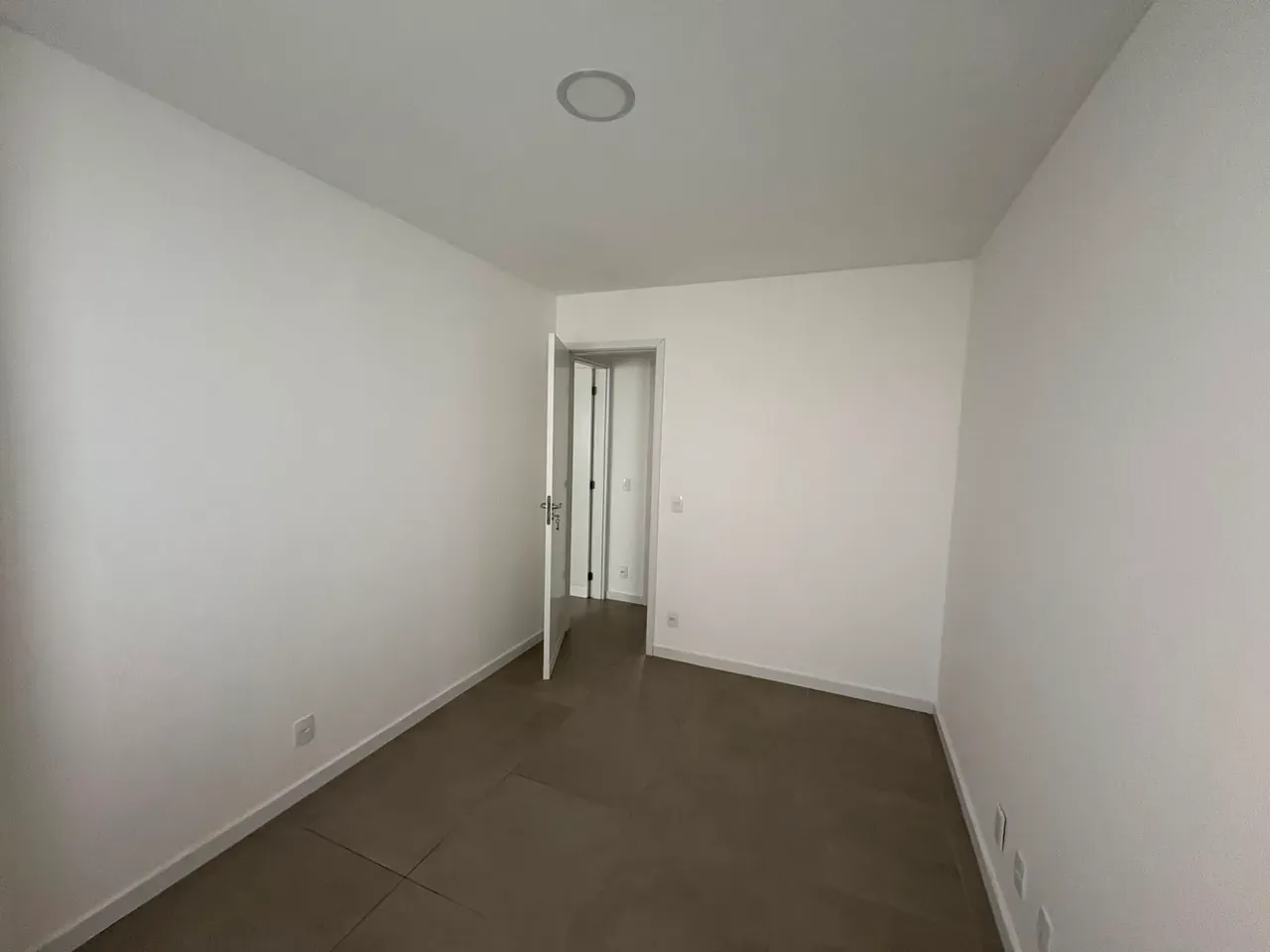 Apartamento sem mobília com 3 quartos e 2 banheiros — photo 23