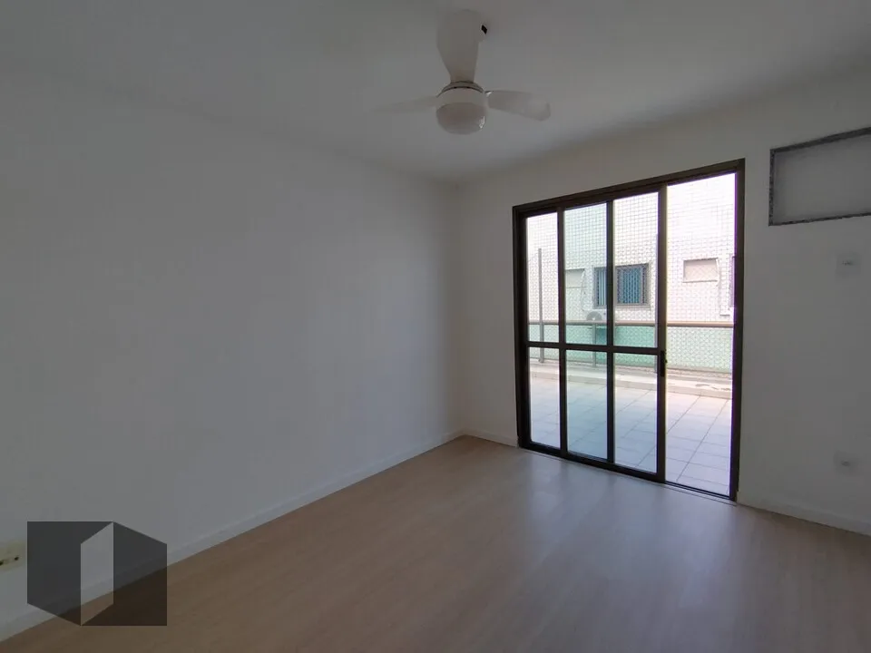 Penthouse with 3 bedrooms and a terrace — photo 17